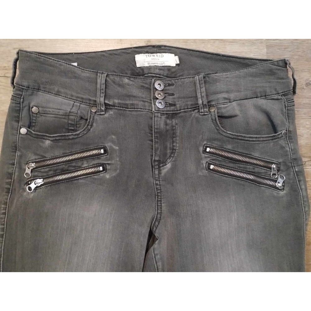 Torrid Denim Jegging Women's Size 16R Gray Multi Zipper 3 Button Closure - Picture 2 of 7